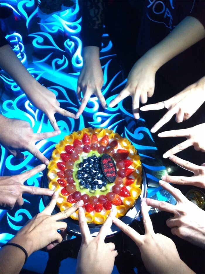 柯尼卡美能達(dá)復(fù)印機(jī)彩印記錄3月科頤壽星生日會